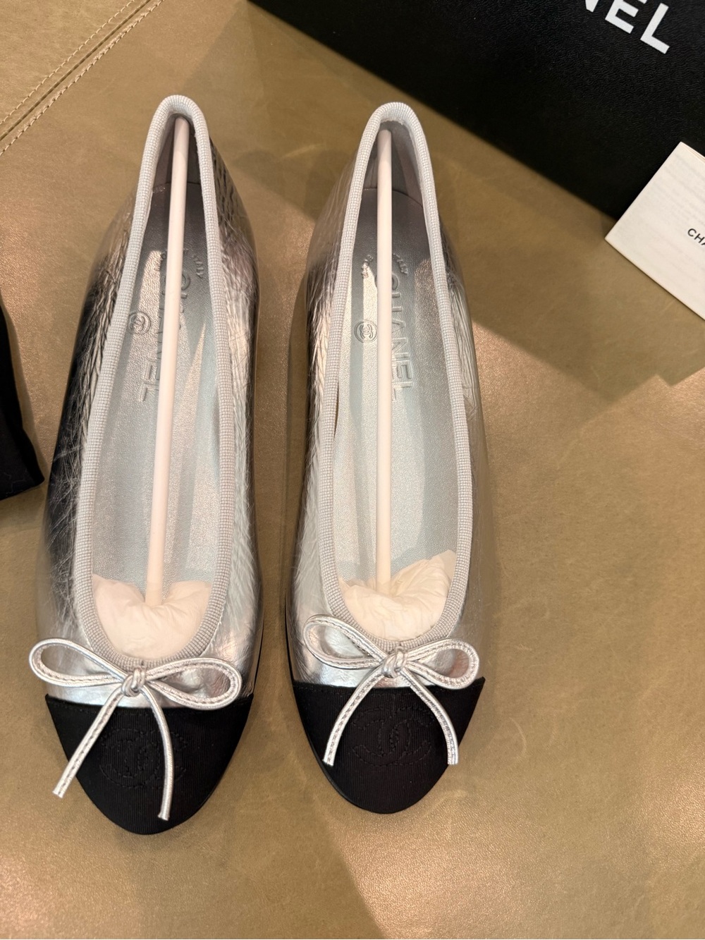 NWT Chanel - ballerina, silver/black laminated leather/grosgrain, size 37 (US7)